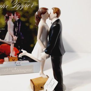 WEDDINGSTAR A Kiss and We're Off! Figurine Cake Topper